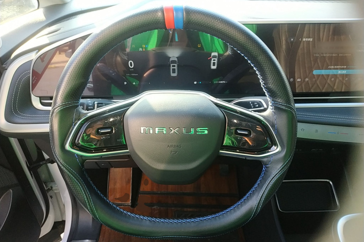 上汽大通MAXUS 大通G90 2022款 2.0T 星辰七座版中控内饰13