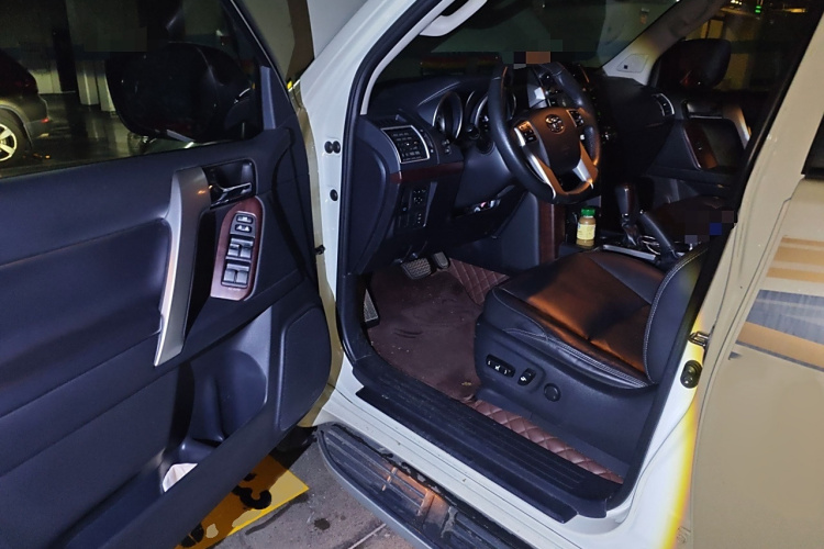 丰田 普拉多 2016款 3.5L 自动TX-L NAVI中控内饰7003