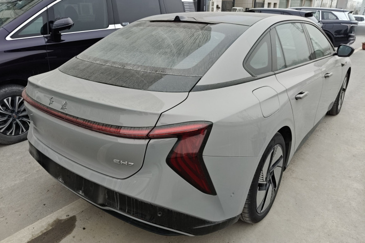 红旗EH7 2025款 640 四驱 智选版车身外观6005