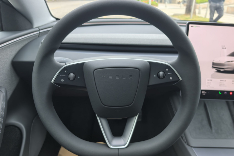 特斯拉 Model 3 2025款 改款 长续航后轮驱动版中控内饰7002