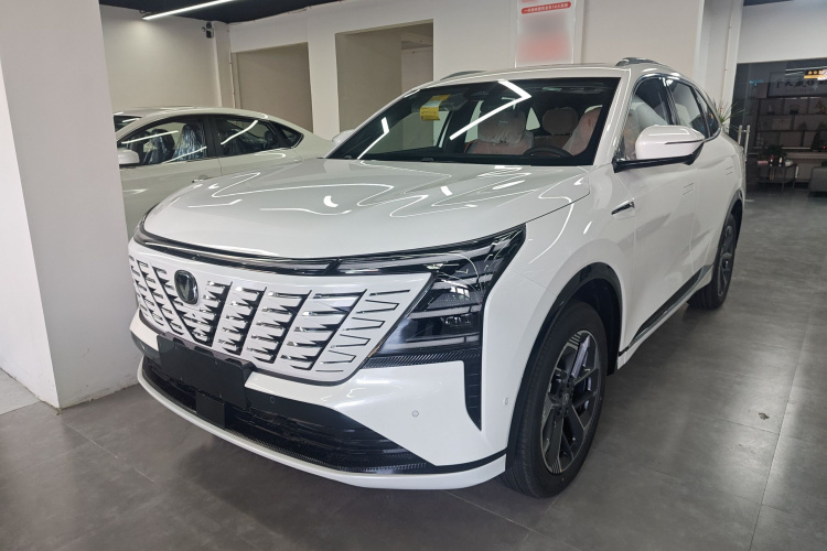 长安CS75 PLUS 2025款 第四代 1.5T 新蓝鲸 智慧旗舰型车身外观1