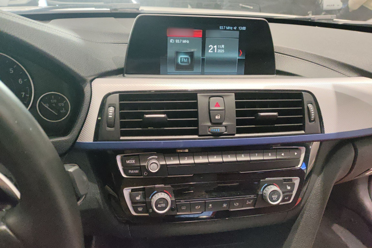 宝马3系 2019款 320i M运动套装局部细节16