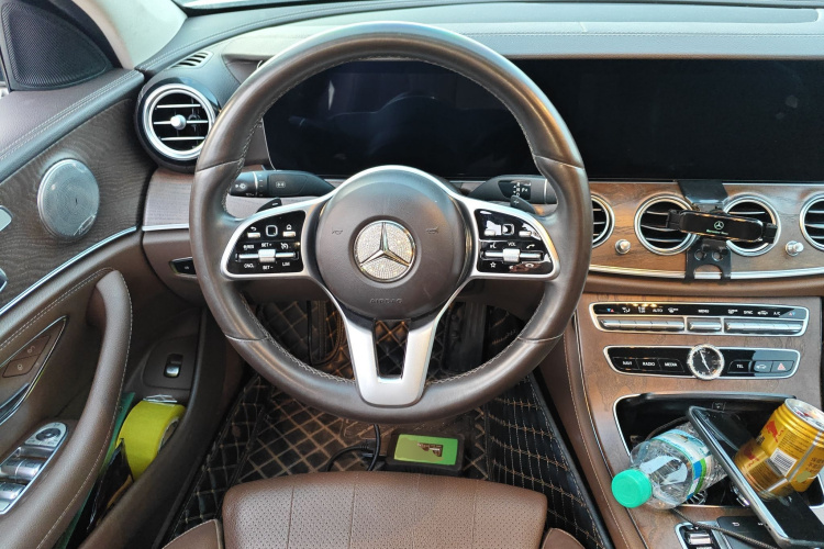 奔驰E级 2019款 E 260 L中控内饰13