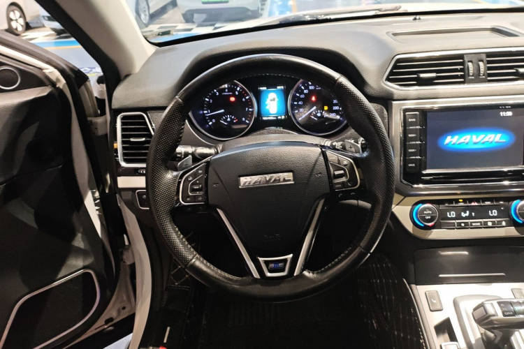 哈弗H6 Coupe 2017款 蓝标 2.0T 自动两驱精英型中控内饰13