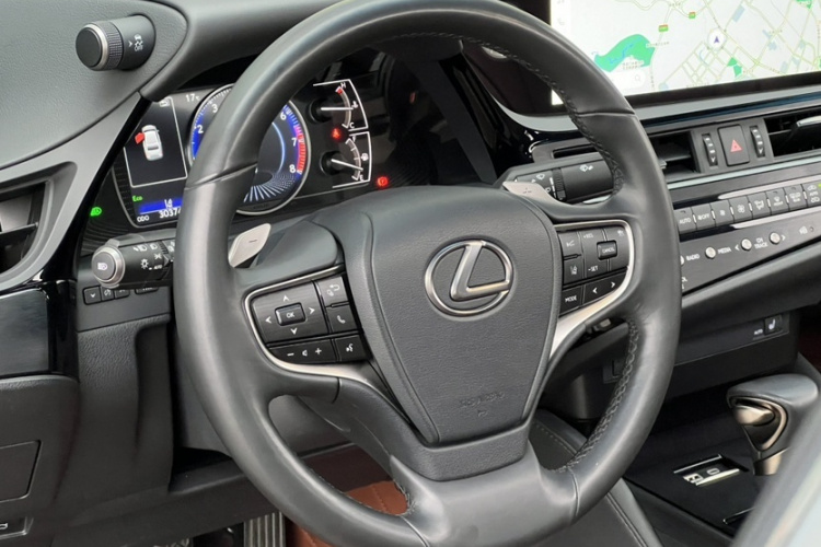 雷克萨斯ES 2022款 200 卓越版局部细节13