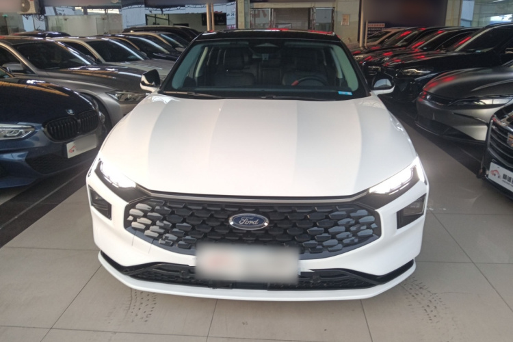 福特 蒙迪欧 2022款 改款 EcoBoost 245 豪华型车身外观2