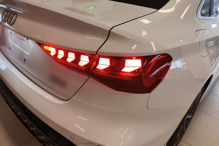 奥迪A3 2025款 A3L Limousine 35TFSI 飞驰尊享型 +豪华臻选包车身外观9