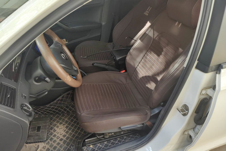 大众 桑塔纳 2018款 1.5L 手动风尚版中控内饰19