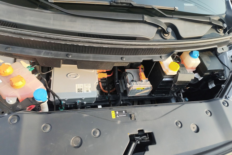 埃安 AION Y 2023款 Plus 510 智领版机舱底盘24