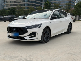 福特 福克斯 2022款 三厢 EcoBoost 180 自动ST Line