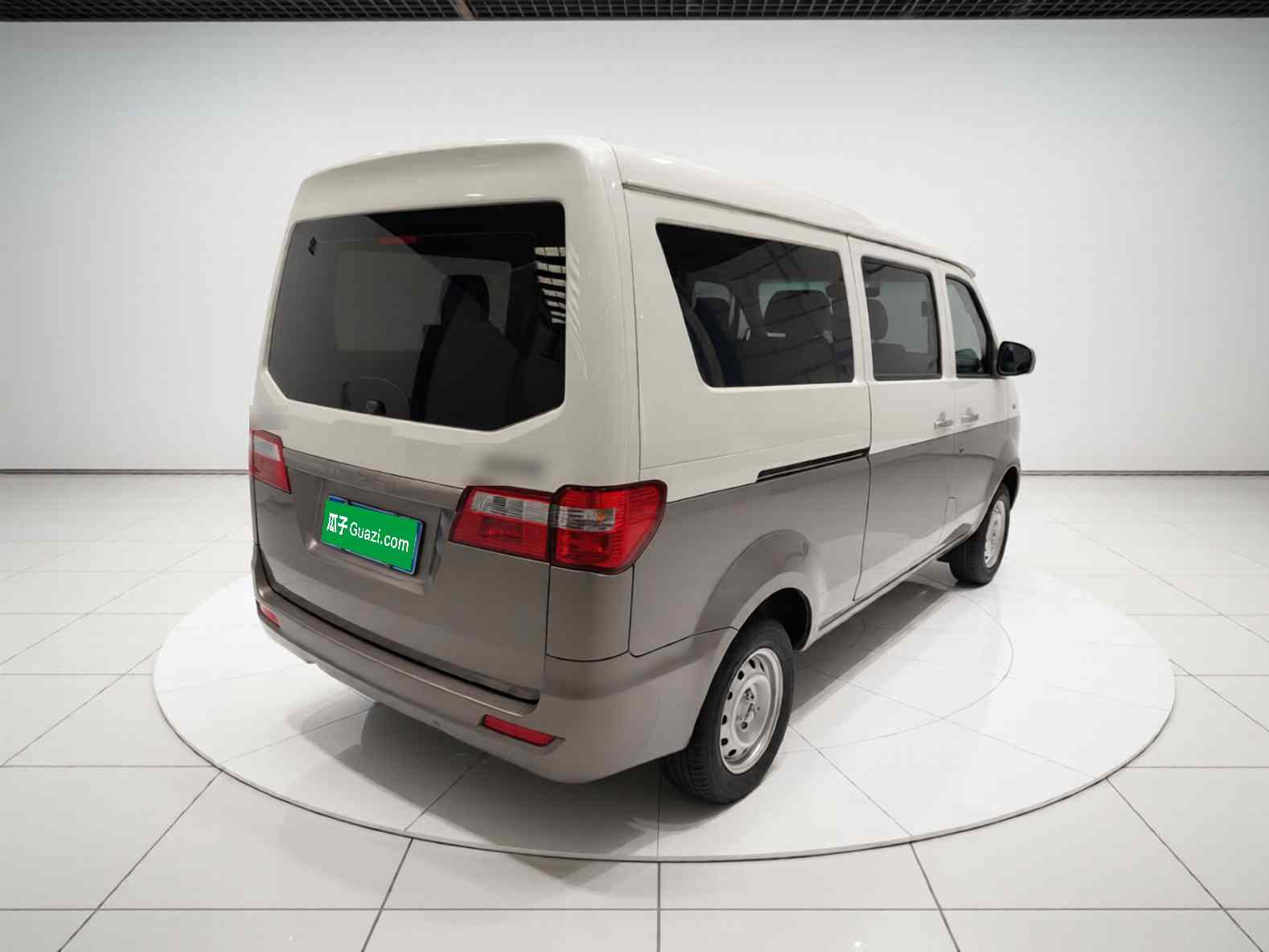 金杯 小海狮X30 2024款 1.5L 财富型客车 5/6/7座 前置空调(5)