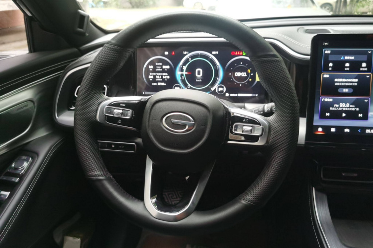 广汽传祺 传祺GS8 2022款 领航系列 2.0TGDI 四驱豪华智联版（七座）中控内饰13