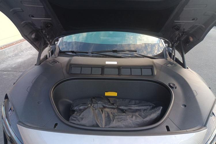 小米汽车 小米YU7 2025款 超长续航四驱Pro版局部细节24