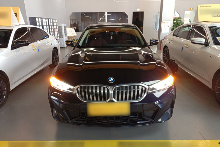 宝马3系 2023款 320Li M运动套装车身外观2