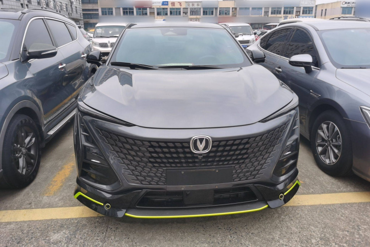 长安UNI-T 2022款 2.0T 运动版 尊贵型车身外观6001