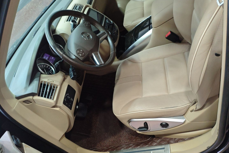 奔驰R级 2015款 R 320 4MATIC 豪华型中控内饰19