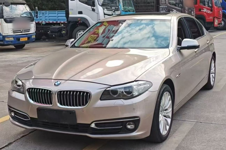 宝马5系 2014款 525Li 豪华设计套装车身外观1