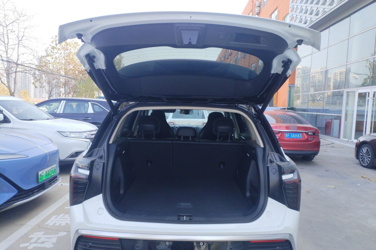 红旗HS3 PHEV 2024款 PHEV 115km 劲为版机舱底盘23