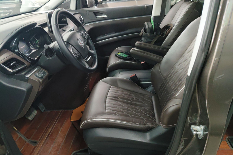 别克GL8 2022款 陆上公务舱 652T 豪华型中控内饰19