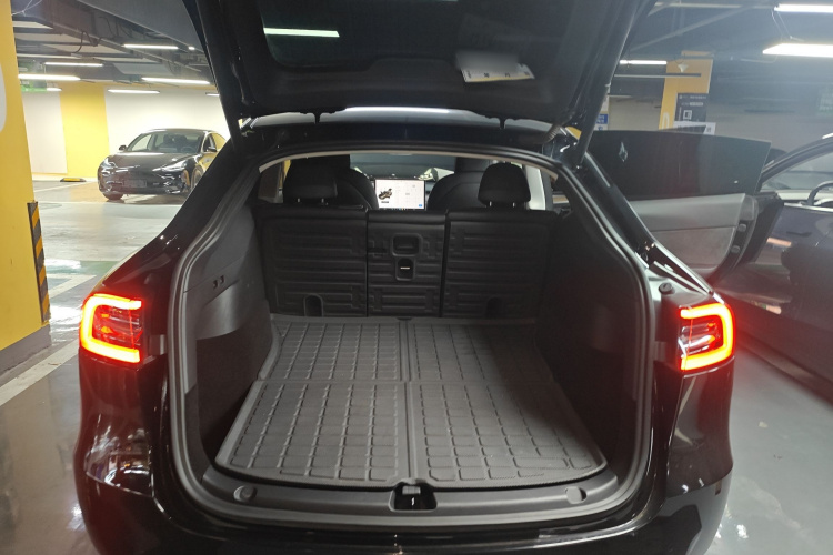 特斯拉 Model Y 2021款 标准续航后驱版机舱底盘23