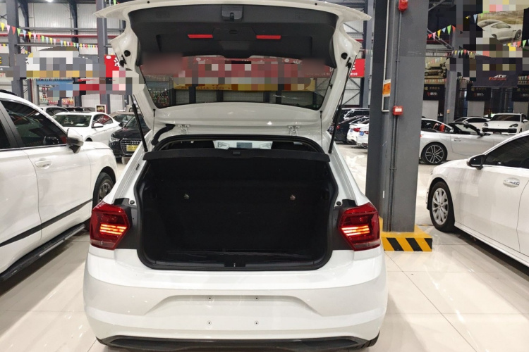 大众 Polo 2023款 改款 Plus 1.5L 自动全景乐享版机舱底盘23