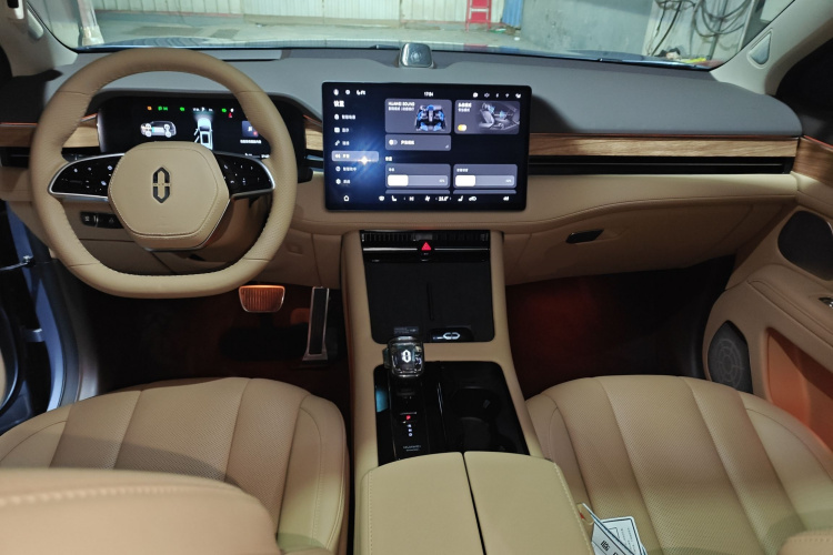 鸿蒙智行 问界M7 2024款 1.5T 智驾后驱Pro版 5座中控内饰7002