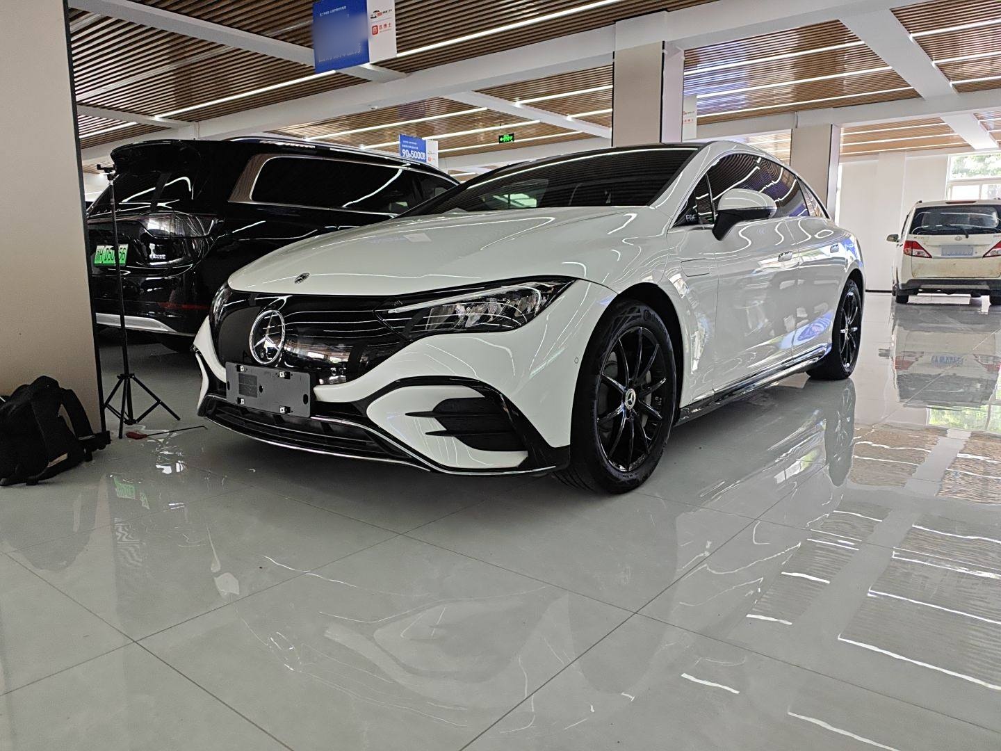 奔驰EQE 2022款 350 先锋版