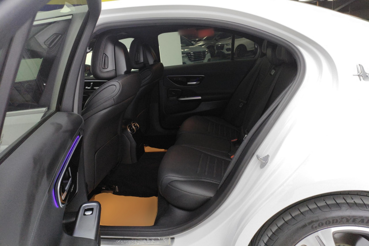 奔驰C级 2022款 改款 C 200 L 运动版中控内饰21