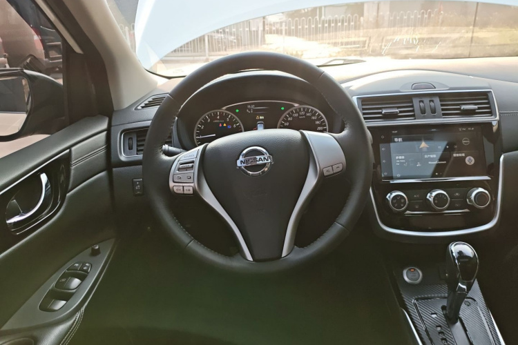 日产 骐达TIIDA 2020款 1.6L CVT智享版中控内饰13