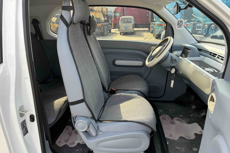 奔腾小马 2025款 222km 灵动马局部细节41