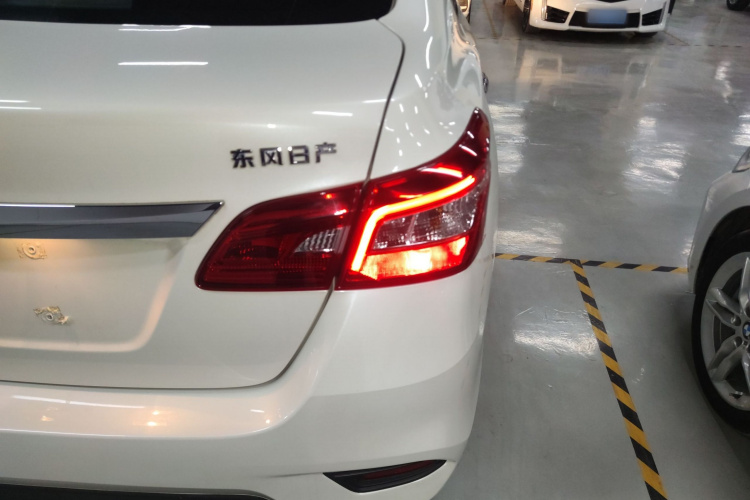 日产 轩逸 2024款 经典 1.6XE CVT舒适版车身外观9