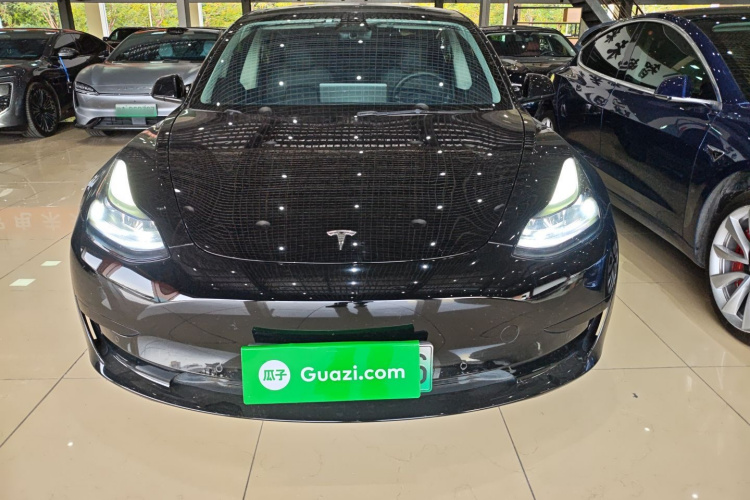 特斯拉 Model 3 2022款 后轮驱动版车身外观2