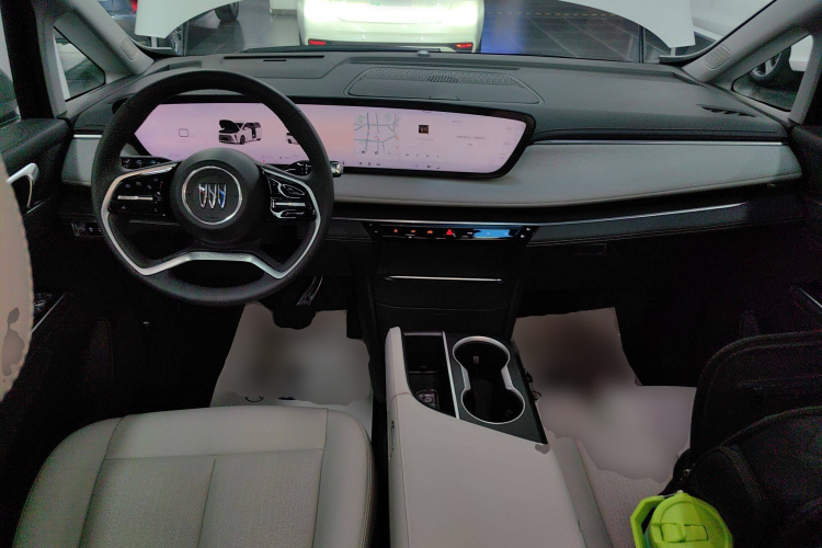 别克GL8 2025款 陆尊 智享版中控内饰7002