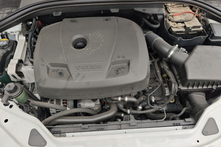 沃尔沃XC60 2017款 T5 智进升级版机舱底盘24