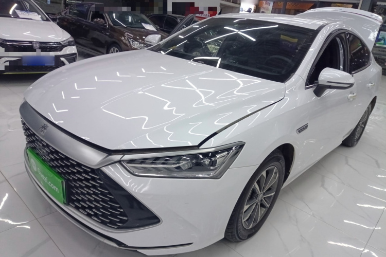 比亚迪 秦PLUS 2023款 冠军版 DM-i 55KM领先型车身外观1