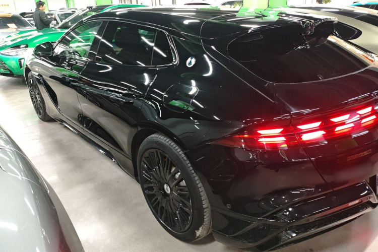 腾势Z9GT 2024款 1100四驱Ultra版车身外观4