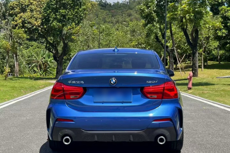 宝马1系 2019款 120i 领先型M运动套装车身外观6001