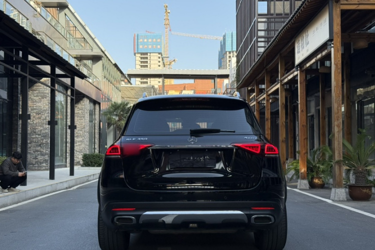 奔驰GLE 2021款 GLE 350 4MATIC 动感型车身外观6005