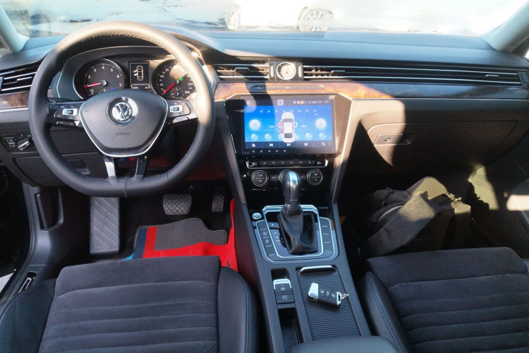 大众 迈腾 2018款 330TSI DSG 豪华型中控内饰12