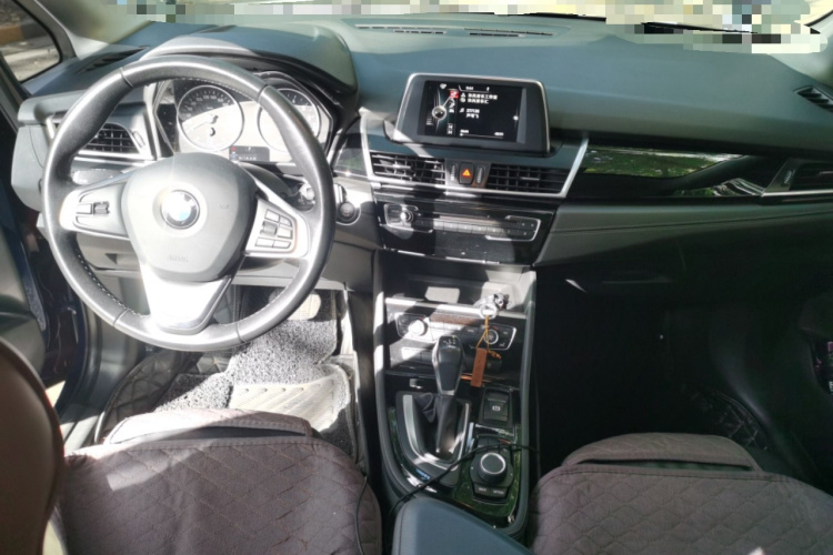 宝马2系旅行车 2016款 218i 运动设计套装中控内饰7002