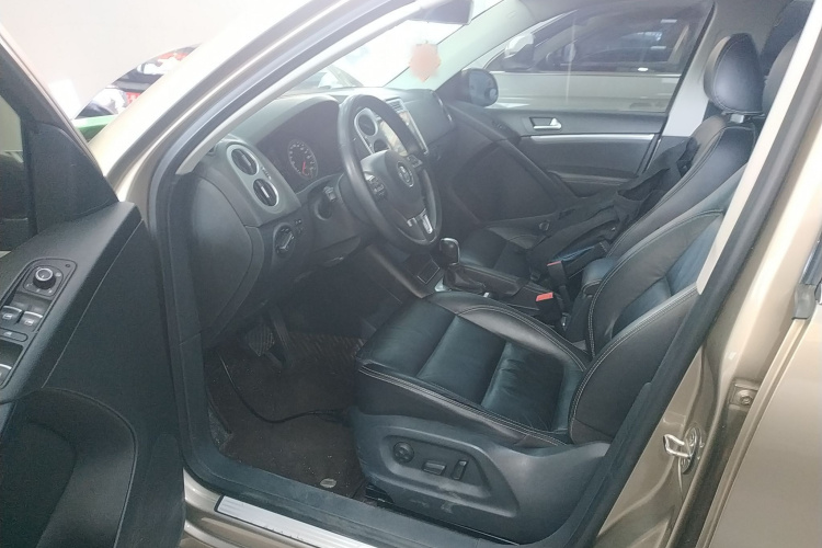 大众 途观 2016款 300TSI 自动两驱舒适版中控内饰7003