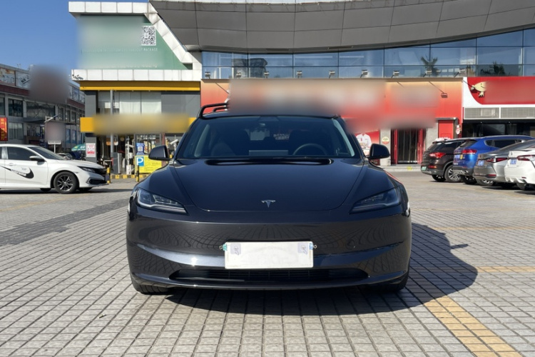 特斯拉 Model 3 2023款 长续航全轮驱动版车身外观6006