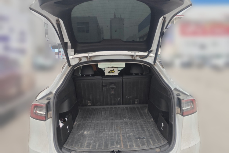 特斯拉 Model Y 2022款 改款 后轮驱动版中控内饰23