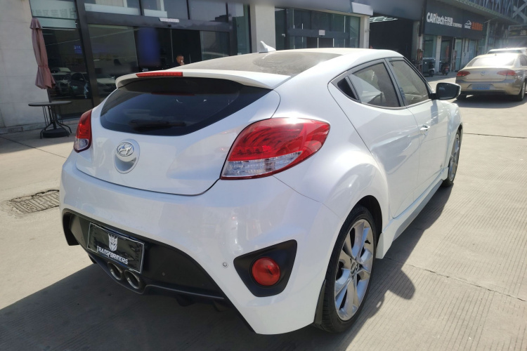 现代 Veloster飞思 2015款 1.6T 自动尊享版车身外观7