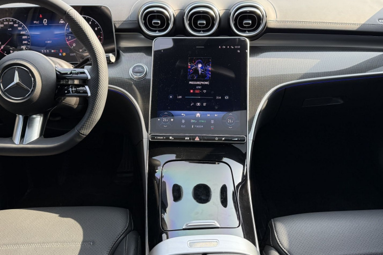 奔驰C级 2025款 C 260 L 运动版中控内饰7004