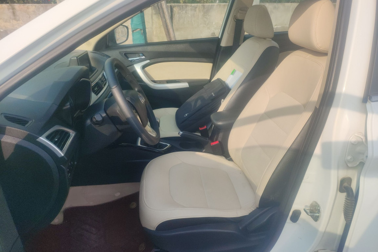 长安 悦翔V7 2015款 1.6L 手动乐享型 国V中控内饰19