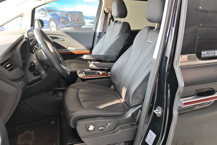 红旗HQ9 2023款 2.0T 智联旗享版中控内饰19