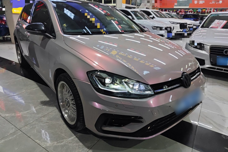 大众 高尔夫 2018款 230TSI 自动舒适型车身外观3