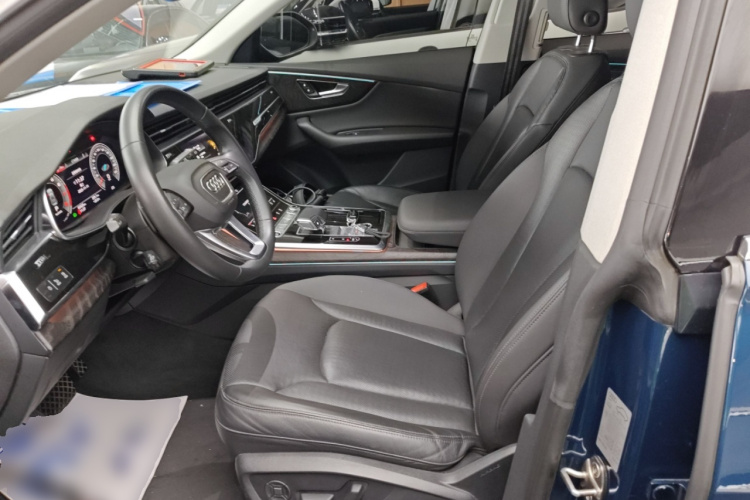 奥迪Q8 2021款 55 TFSI 豪华动感型局部细节19
