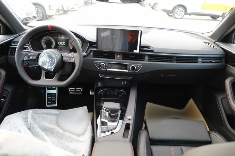 奥迪A4L 2025款 200万辆悦享版 40 TFSI 豪华动感型中控内饰7001